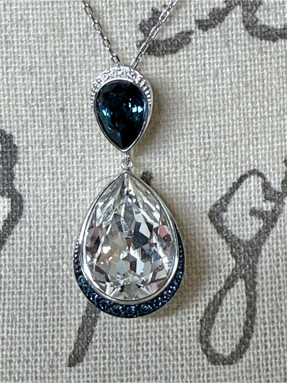 NWT Authentic Swarovski Teardrop Pendant Necklace